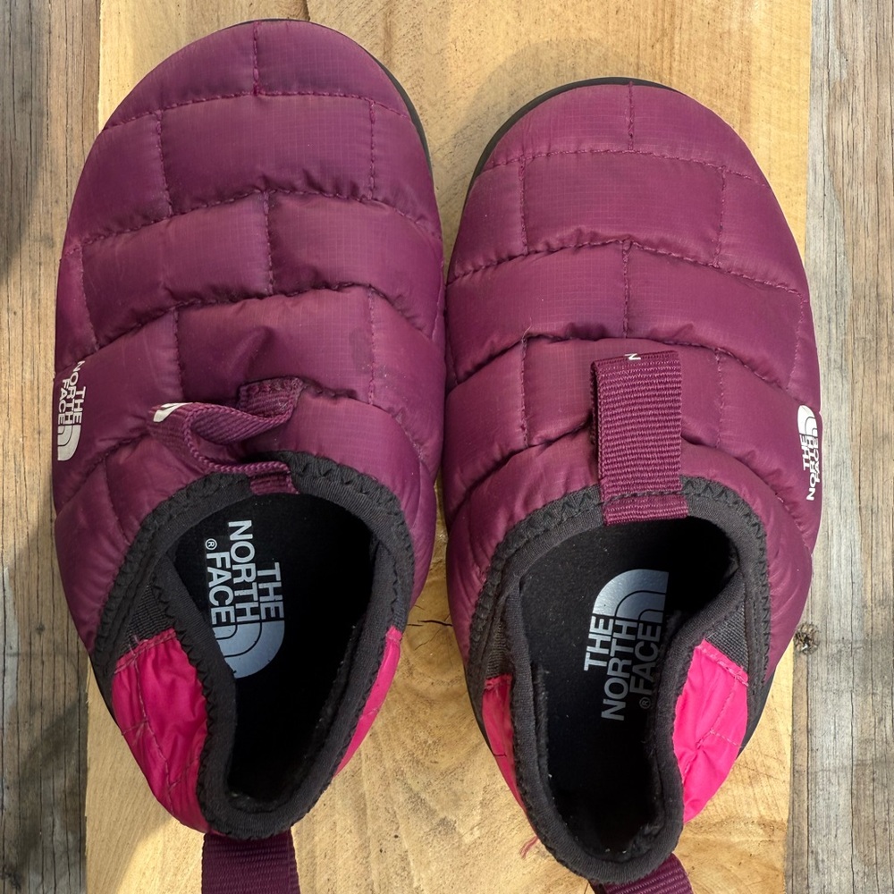 The North Face Kids Slippers - Purple and Pink